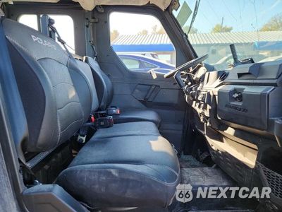Piąte zdjęcie samochodu w środku: 2025 POLARIS RANGER CREW XP 1000 UTILITY VEHICLE VIN:4XARS3995S8279803 - miniatura