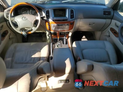 Zdjęcie 8 z 13 samochodu: 2007 LEXUS LX 470 VIN:JTJHT00WX74027382 - miniatura