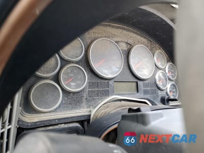 Zdjęcie 8 z 10 samochodu: 2011 INTERNATIONAL PROSTAR SEMI TRUCK VIN:1HSCUSJR4BJ359124 - miniatura