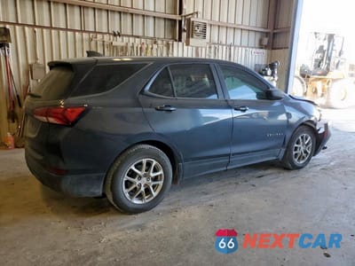 Trzecie zdjęcie samochodu z tyłu: 2022 CHEVROLET EQUINOX LS VIN:3GNAXHEV2NS223974 - miniatura