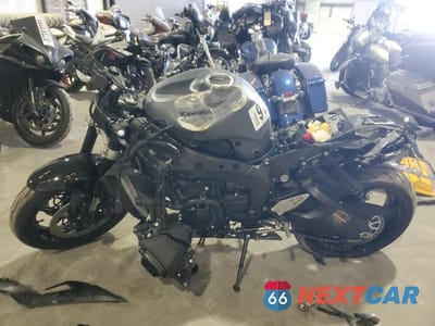 Trzecie zdjęcie samochodu z tyłu: 2025 KAWASAKI ZX636 K VIN:JKBZXJJ12SA029583 - miniatura