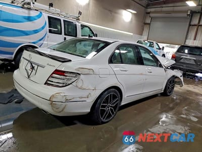 Trzecie zdjęcie samochodu z tyłu: 2013 MERCEDES-BENZ C 300 4MATIC VIN:WDDGF8AB5DR263930 - miniatura