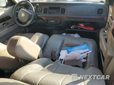 Zdjęcie 8 z 12 samochodu: 2007 MERCURY GRAND MARQUIS LS VIN:2MEFM75V87X628121 - miniatura