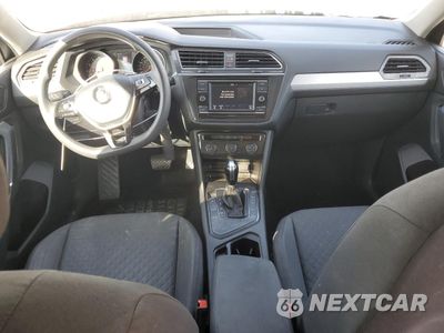 Zdjęcie 8 z 15 samochodu: 2018 VOLKSWAGEN TIGUAN S VIN:3VV1B7AX1JM079911 - miniatura
