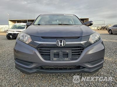 Piąte zdjęcie samochodu w środku: 2018 HONDA HR-V LX VIN:3CZRU6H32JG710196 - miniatura