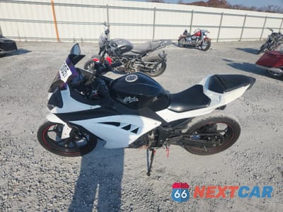 Trzecie zdjęcie samochodu z tyłu: 2014 KAWASAKI EX300 A VIN:JKAEX8A19EA004034 - miniatura