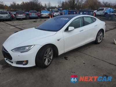 2015 TESLA MODEL S 85D 5YJSA1H2XFFP70380 - główne zdjęcie licytacji z USA - miniatura