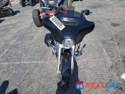 Piąte zdjęcie samochodu w środku: 2004 HARLEY-DAVIDSON FLHX STREET GLIDE VIN:1HD1KBM12EB676232 - miniatura