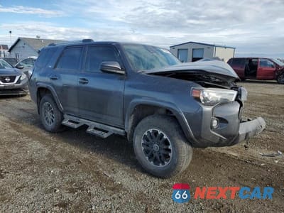 Czwarte zdjęcie samochodu z boku: 2021 TOYOTA 4RUNNER SR5 VIN:JTEMU5JR0M5882002 - miniatura
