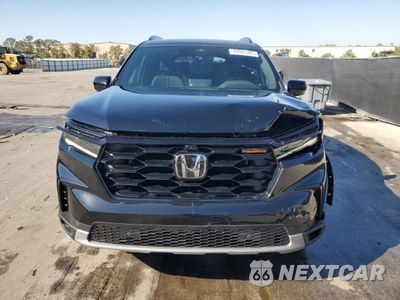 Piąte zdjęcie samochodu w środku: 2025 HONDA PILOT TRAILSPORT VIN:5FNYG1H63SB058640 - miniatura