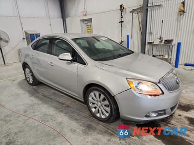 Czwarte zdjęcie samochodu z boku: 2016 BUICK VERANO VIN:1G4PP5SKXG4137936 - miniatura