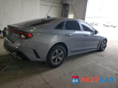 Trzecie zdjęcie samochodu z tyłu: 2021 KIA K5 LXS VIN:5XXG14J27MG049588 - miniatura