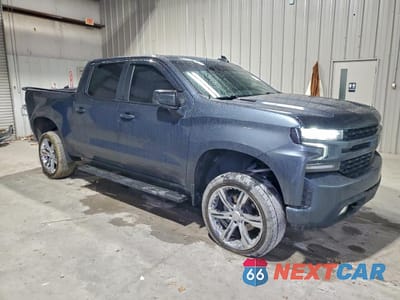 Czwarte zdjęcie samochodu z boku: 2021 CHEVROLET SILVERADO K1500 RST VIN:1GCUYEET0MZ283026 - miniatura