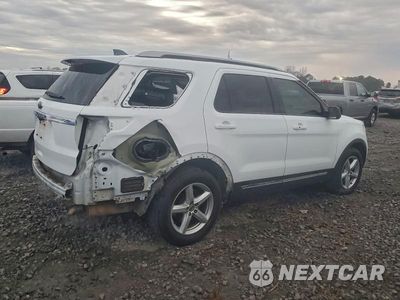 Trzecie zdjęcie samochodu z tyłu: 2019 FORD EXPLORER XLT VIN:1FM5K7D80KGA03608 - miniatura
