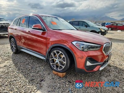 Czwarte zdjęcie samochodu z boku: 2020 BMW X1 XDRIVE28I VIN:WBXJG9C04L5R18344 - miniatura