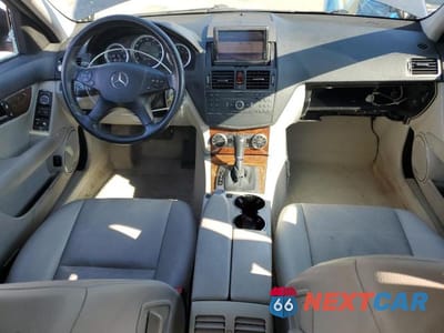 Zdjęcie 8 z 12 samochodu: 2009 MERCEDES-BENZ C 300 VIN:WDDGF54X99R064392 - miniatura