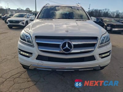 Piąte zdjęcie samochodu w środku: 2015 MERCEDES-BENZ GL 450 4MATIC VIN:4JGDF6EE3FA533871 - miniatura