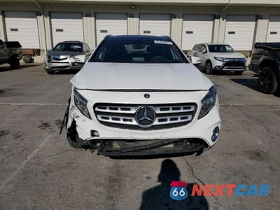 Piąte zdjęcie samochodu w środku: 2018 MERCEDES-BENZ GLA 250 4MATIC VIN:WDCTG4GB7JJ476890 - miniatura