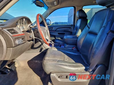 Zdjęcie 7 z 15 samochodu: 2013 CADILLAC ESCALADE VIN:1GYS4AEF7DR141000 - miniatura