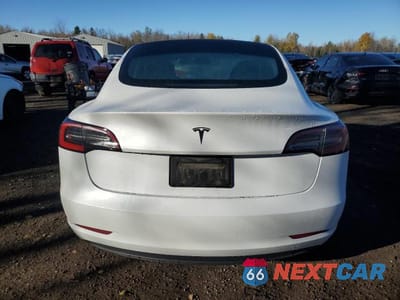 Zdjęcie 6 z 11 samochodu: 2023 TESLA MODEL 3 VIN:LRW3E1FA6PC843047 - miniatura