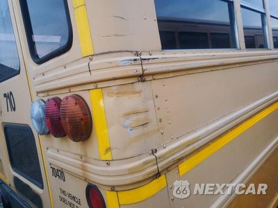 Zdjęcie 9 z 10 samochodu: 2010 IC CORPORATION CE SERIES SCHOOL - SCHOOL BUS VIN:4DRBUAAN8AB164367 - miniatura