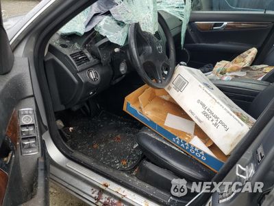 Zdjęcie 7 z 12 samochodu: 2008 MERCEDES-BENZ C 300 VIN:WDDGF54X98F017489 - miniatura