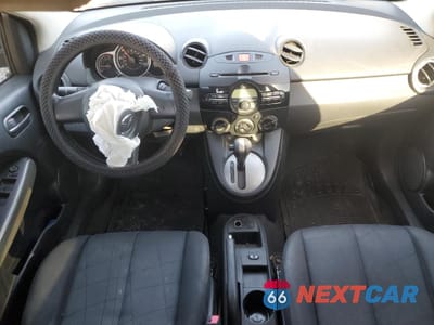 Zdjęcie 8 z 13 samochodu: 2012 MAZDA MAZDA2 VIN:JM1DE1KY1C0137478 - miniatura
