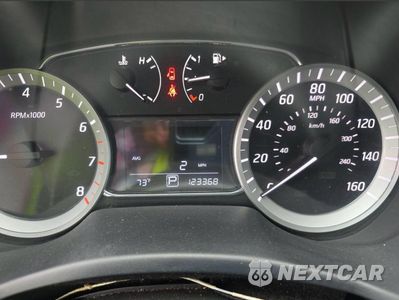 Zdjęcie 8 z 10 samochodu: 2014 NISSAN SENTRA S VIN:3N1AB7AP1EY209203 - miniatura