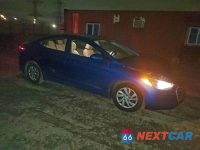 Czwarte zdjęcie samochodu z boku: 2018 HYUNDAI ELANTRA SE VIN:5NPD74LF3JH331860 - miniatura