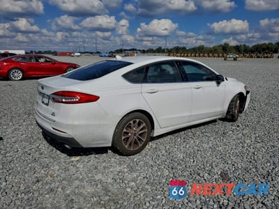 Trzecie zdjęcie samochodu z tyłu: 2020 FORD FUSION SE VIN:3FA6P0HD0LR247526 - miniatura