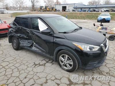 Czwarte zdjęcie samochodu z boku: 2020 NISSAN KICKS S VIN:3N1CP5BVXLL554011 - miniatura