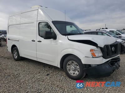 Czwarte zdjęcie samochodu z boku: 2021 NISSAN NV 2500 DELIVERY VAN VIN:1N6BF0LY8MN811530 - miniatura