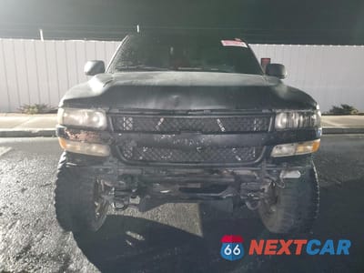 Piąte zdjęcie samochodu w środku: 2001 CHEVROLET SILVERADO K1500 VIN:1GCEK14T51Z313567 - miniatura