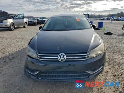 Piąte zdjęcie samochodu w środku: 2013 VOLKSWAGEN PASSAT VIN:1VWBH7A32DC116675 - miniatura