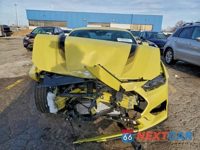 Piąte zdjęcie samochodu w środku: 2025 FORD MUSTANG VIN:1FA6P8TH5S5128218 - miniatura
