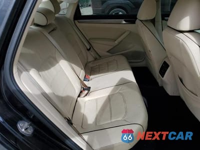 Zdjęcie 10 z 12 samochodu: 2017 VOLKSWAGEN PASSAT SE VIN:1VWGT7A32HC057881 - miniatura