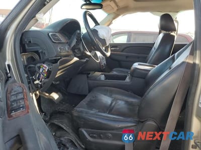 Zdjęcie 7 z 13 samochodu: 2014 CHEVROLET SUBURBAN K1500 LTZ VIN:1GNSKKE70ER168414 - miniatura