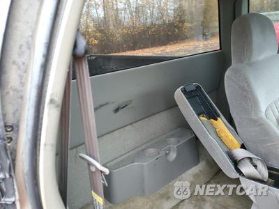 Zdjęcie 10 z 13 samochodu: 2000 CHEVROLET S TRUCK S10 VIN:1GCCS19W6Y8228845 - miniatura