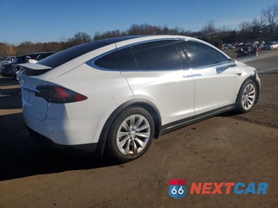 Trzecie zdjęcie samochodu z tyłu: 2021 TESLA MODEL X VIN:5YJXCBE25MF322121 - miniatura