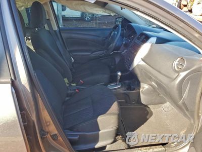 Zdjęcie 7 z 13 samochodu: 2017 NISSAN VERSA S VIN:3N1CN7AP8HL857526 - miniatura