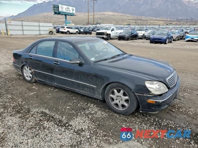 Czwarte zdjęcie samochodu z boku: 2002 MERCEDES-BENZ S 430 VIN:WDBNG70J52A309770 - miniatura