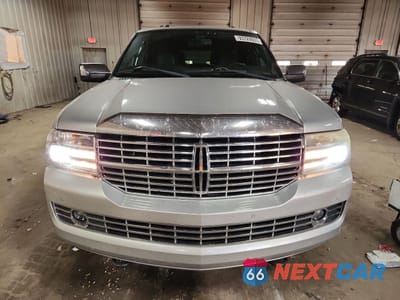 Piąte zdjęcie samochodu w środku: 2011 LINCOLN NAVIGATOR L VIN:5LMJJ3H51BEJ08628 - miniatura