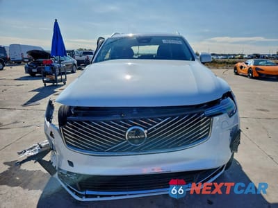 Piąte zdjęcie samochodu w środku: 2025 VOLVO XC90 PLUS VIN:YV4062PB7S1372799 - miniatura