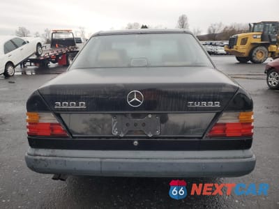 Zdjęcie 6 z 12 samochodu: 1983 MERCEDES-BENZ 300 DT VIN:WDBEB33D9HA458835 - miniatura