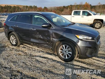 Czwarte zdjęcie samochodu z boku: 2019 KIA SORENTO L VIN:5XYPG4A33KG528946 - miniatura