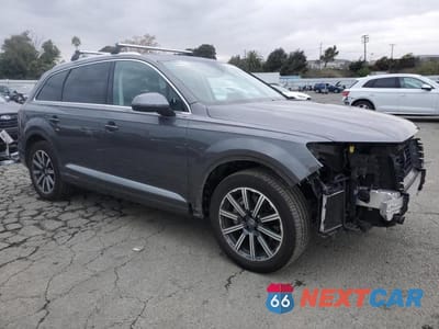 Czwarte zdjęcie samochodu z boku: 2019 AUDI Q7 PREMIUM PLUS VIN:WA1LAAF72KD006733 - miniatura