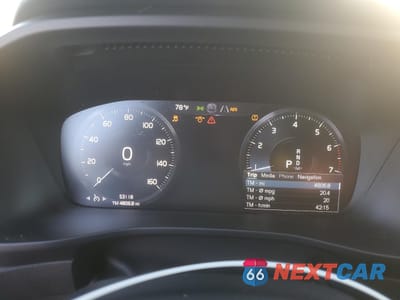 Zdjęcie 9 z 17 samochodu: 2021 VOLVO XC40 T5 MOMENTUM VIN:YV4162UK4M2486524 - miniatura