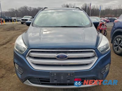 Piąte zdjęcie samochodu w środku: 2018 FORD ESCAPE SE VIN:1FMCU9GD6JUA29197 - miniatura