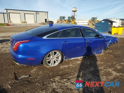 Trzecie zdjęcie samochodu z tyłu: 2017 JAGUAR XJL PORTFOLIO VIN:SAJWJ2GD1H8W06076 - miniatura
