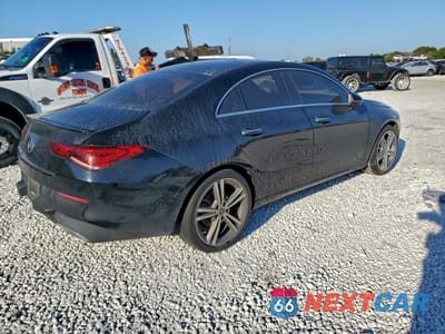 Trzecie zdjęcie samochodu z tyłu: 2021 MERCEDES-BENZ CLA 250 VIN:W1K5J4GB2MN152524 - miniatura